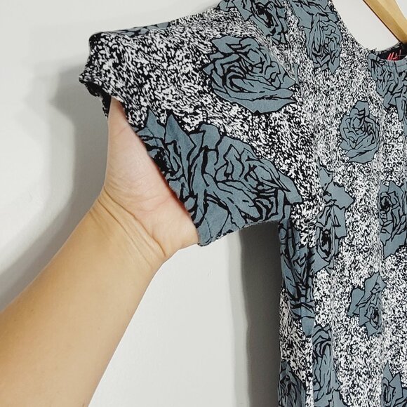 Motel Black Gray Roses Short Sleeve T-Shirt Dress Zip Lightweight Size XSmall - Picture 5 of 11